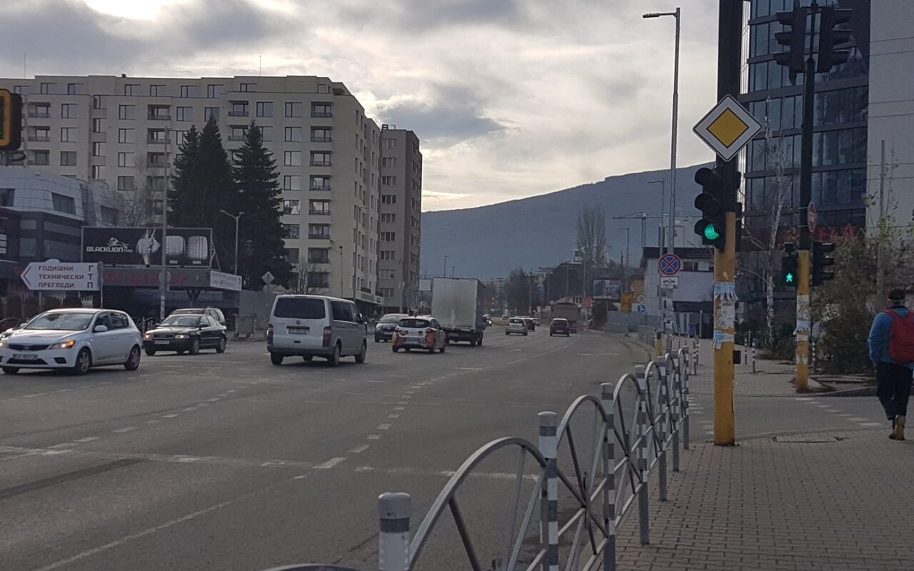 Изглед от кв. Кръстова вада