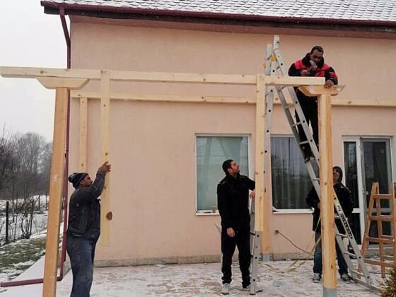Навес пред входа с битумни керемиди — снимка 6