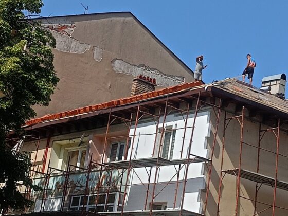 Претърсване на покрив на кооперация, Перник — снимка 7