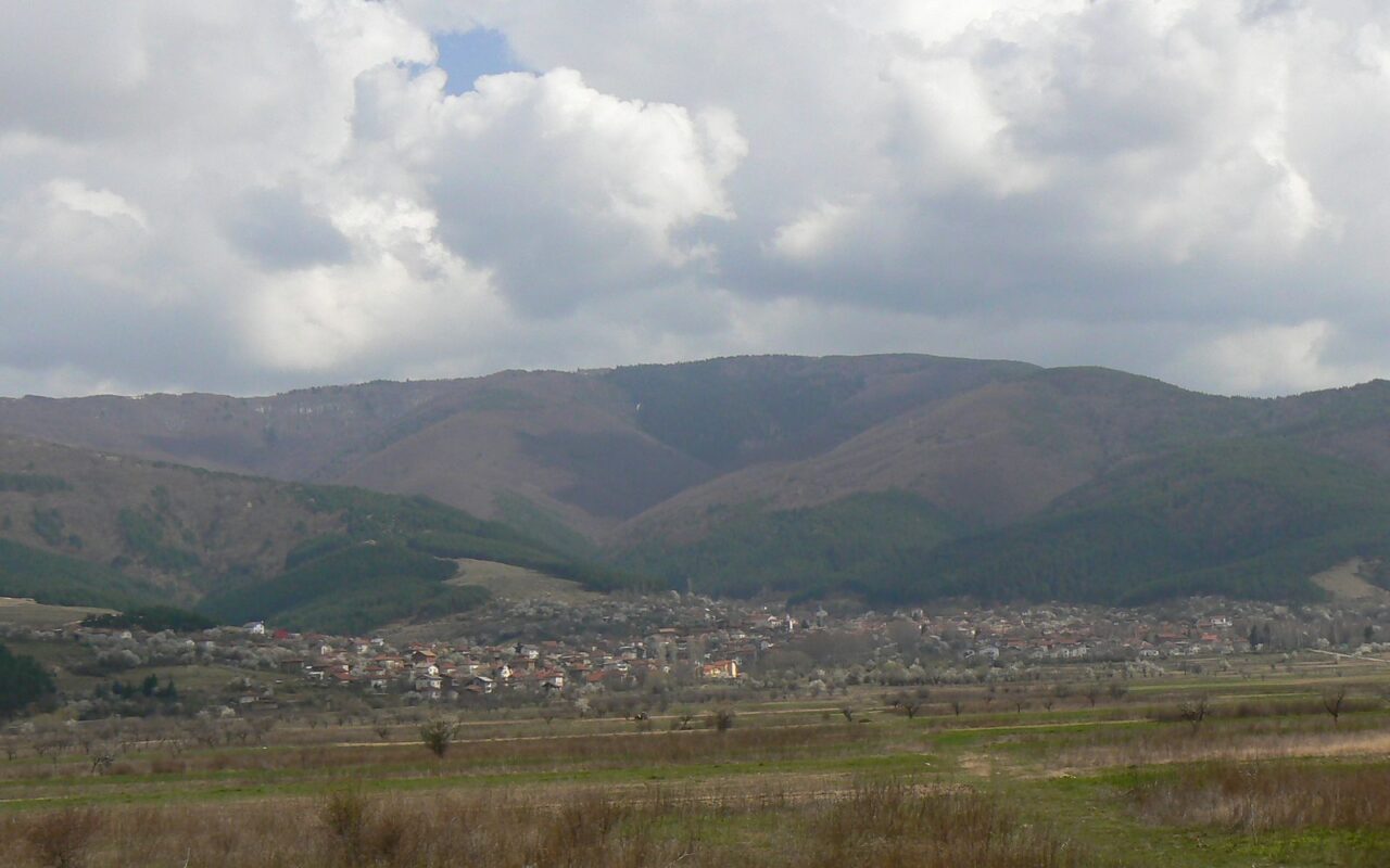 Изглед от с. Сапарево